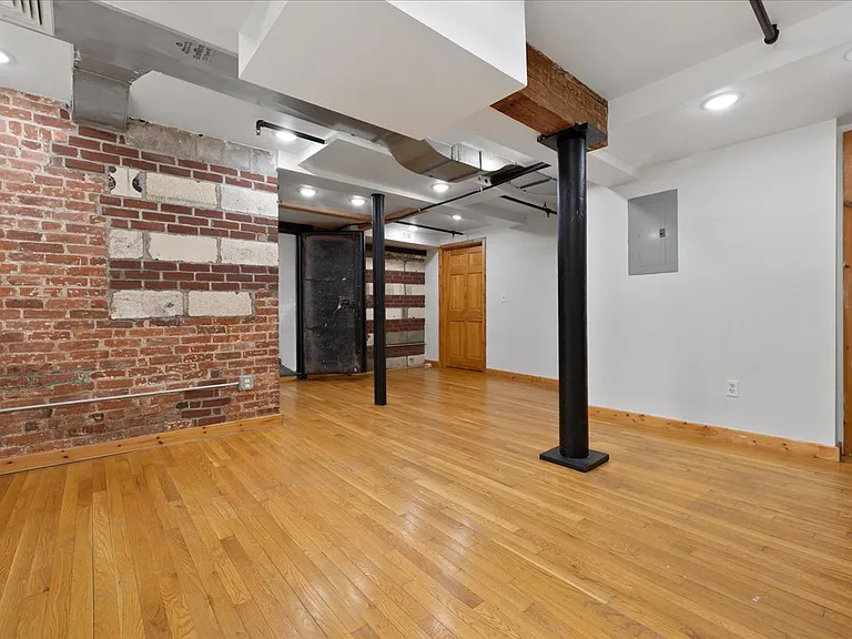 325 Lafayette St #1003 — Photo 13