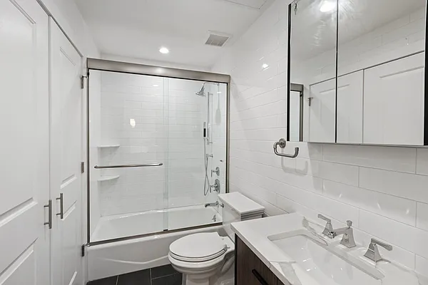 Rented by Keller Williams NYC | media 20