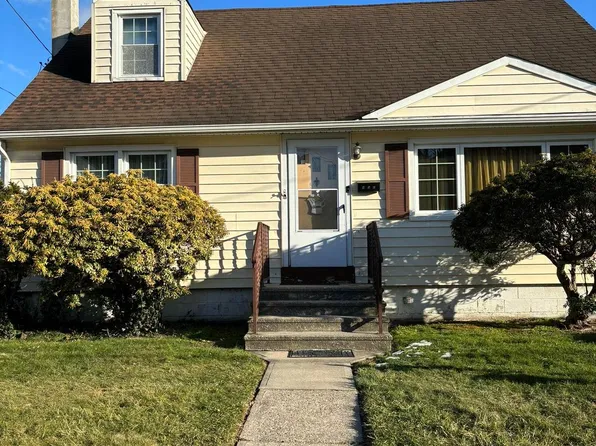 432 Greenway Ave, Ewing, NJ 08618