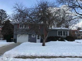 106 N 7th Ave, Iowa City, IA 52245