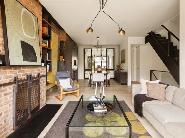 47 Wolcott Street image 2 of 22