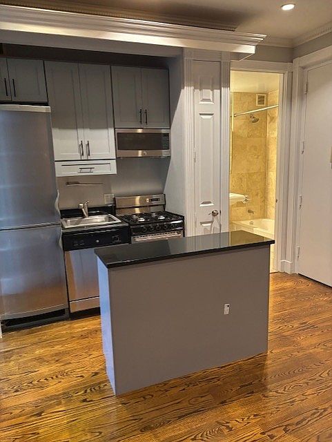 1st image of 521 E 5th St #4R