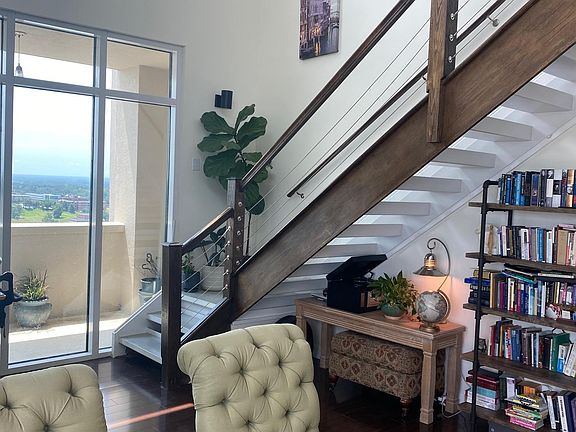 5th image of 300 S Duval St Penthouse 10