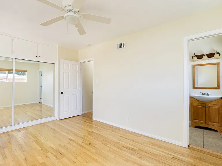 20301 Mobile St — Photo 10