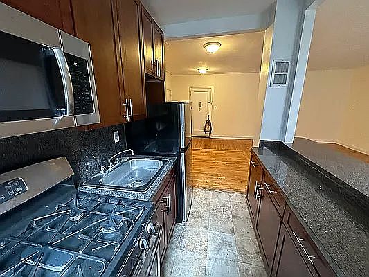 2nd image of 383 E 17th St APT 3G