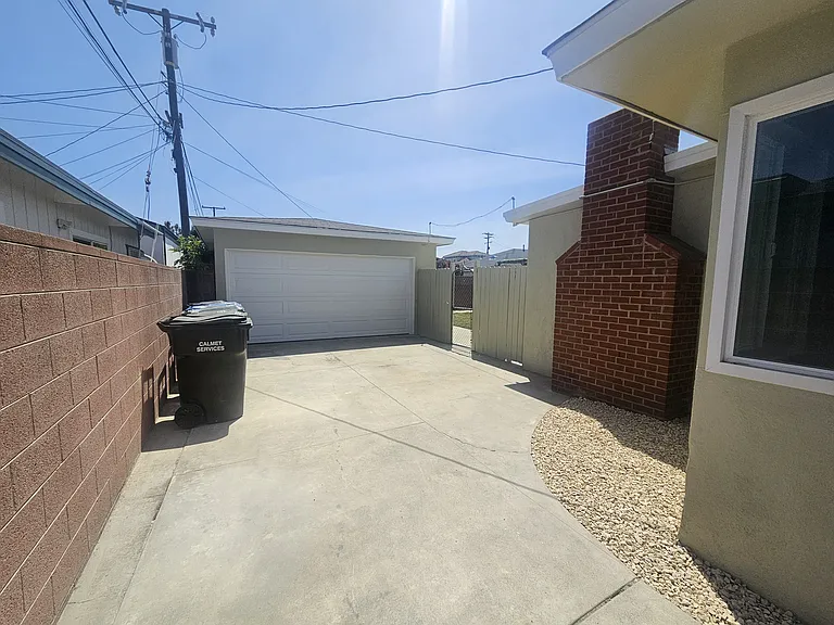 8552 Devenir Ave — Photo 23