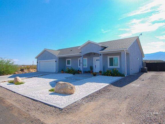 3rd image of 555 W Yavapai Dr