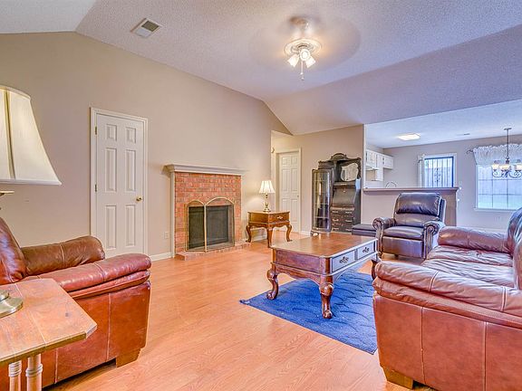 4th image of 6939 Lagrange Cir N