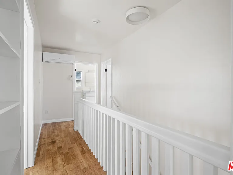 819 Crestmoore Pl — Photo 35