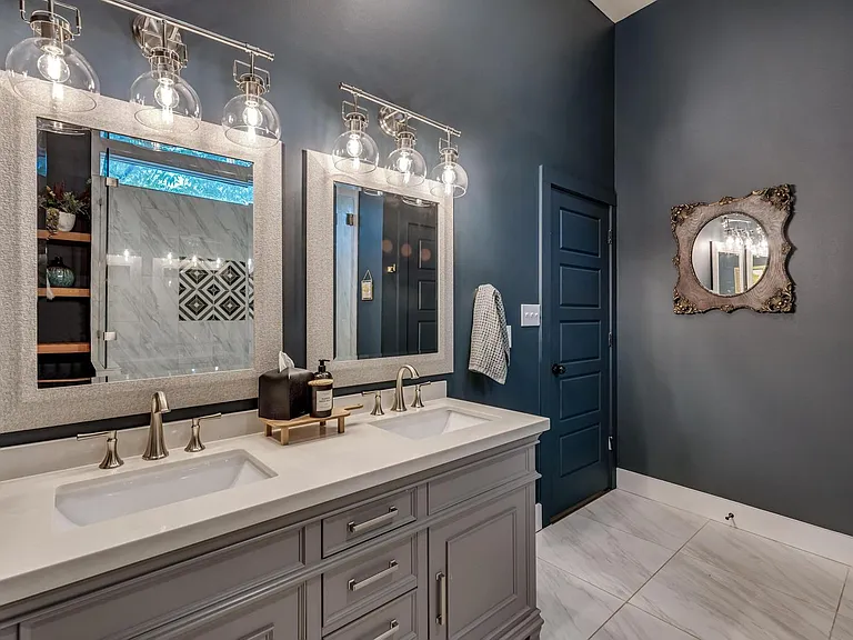 517 Burleson St — Photo 16