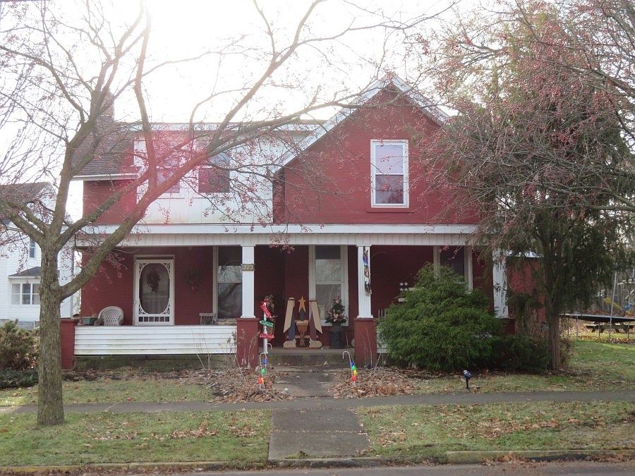1st image of 323 E Walnut St