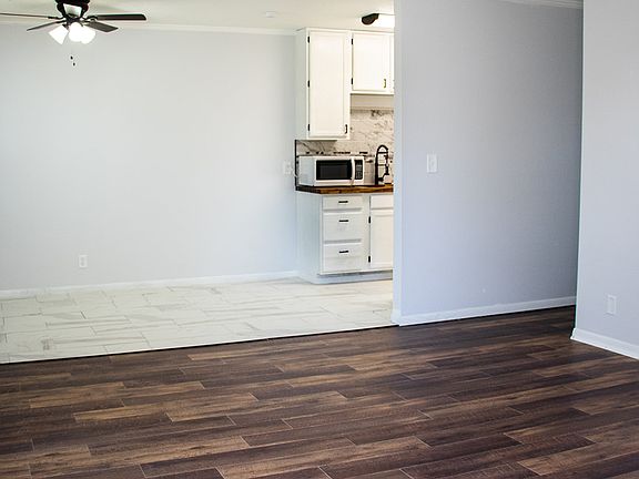 4th image of 905 N Roche St