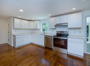 35 Rowe Dr, Fremont, NH 03044