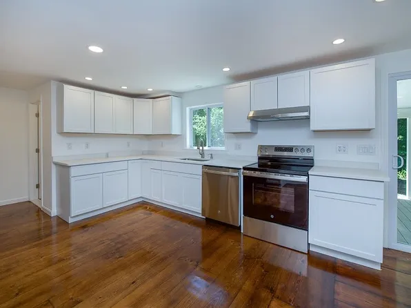 35 Rowe Drive, Fremont, NH 03044