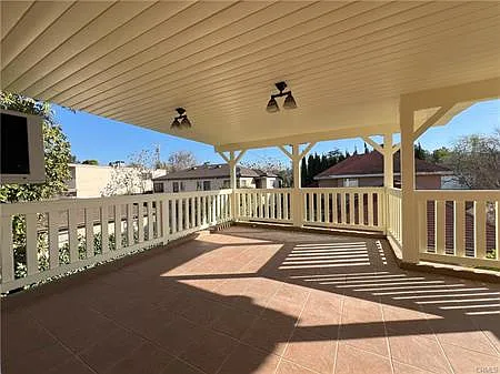 423 Magnolia St — Photo 31
