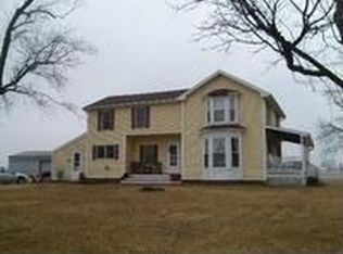 437 Wixon Pit Rd, Earlville, IL 60518