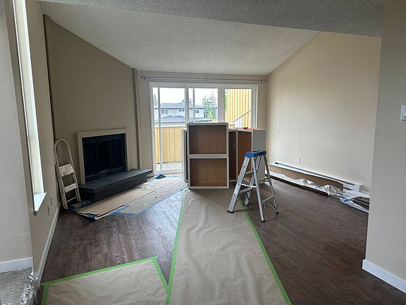 5th image of 2145 Eastview Pl #C
