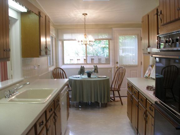 5th image of 3506 Greenwood Ave