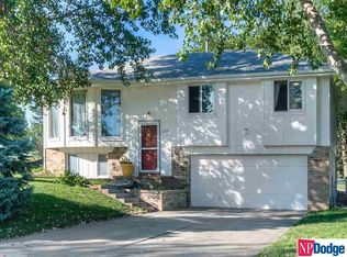 11202 Young Cir, Omaha, NE 68138