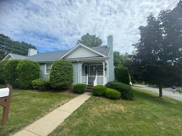 29 Longfellow Dr, Erie, PA 16509