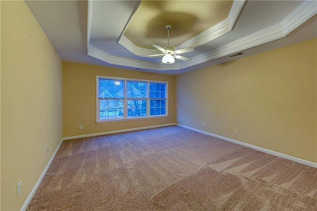 4 bed, 2.5 bath, 3011 sqft, $2,700 — Photo 3