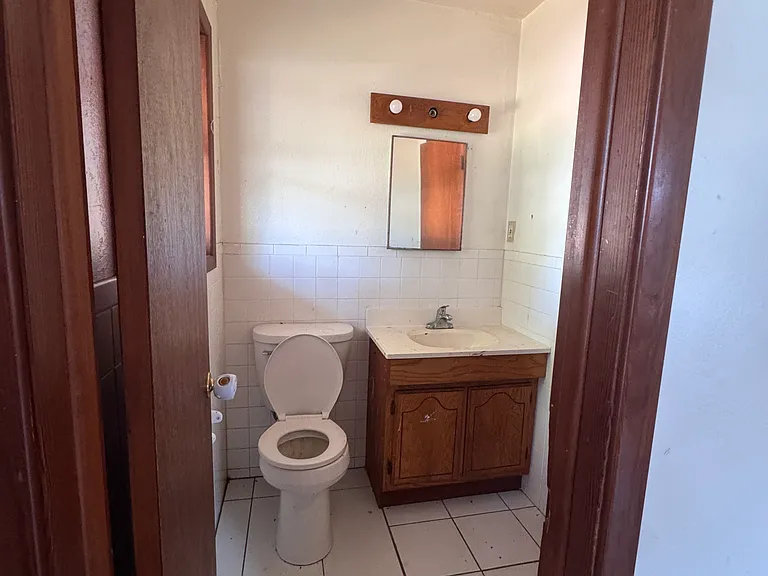 225 S Dryden St — Photo 7