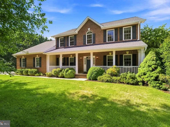 183 Cross Point Dr, Owings, MD 20736