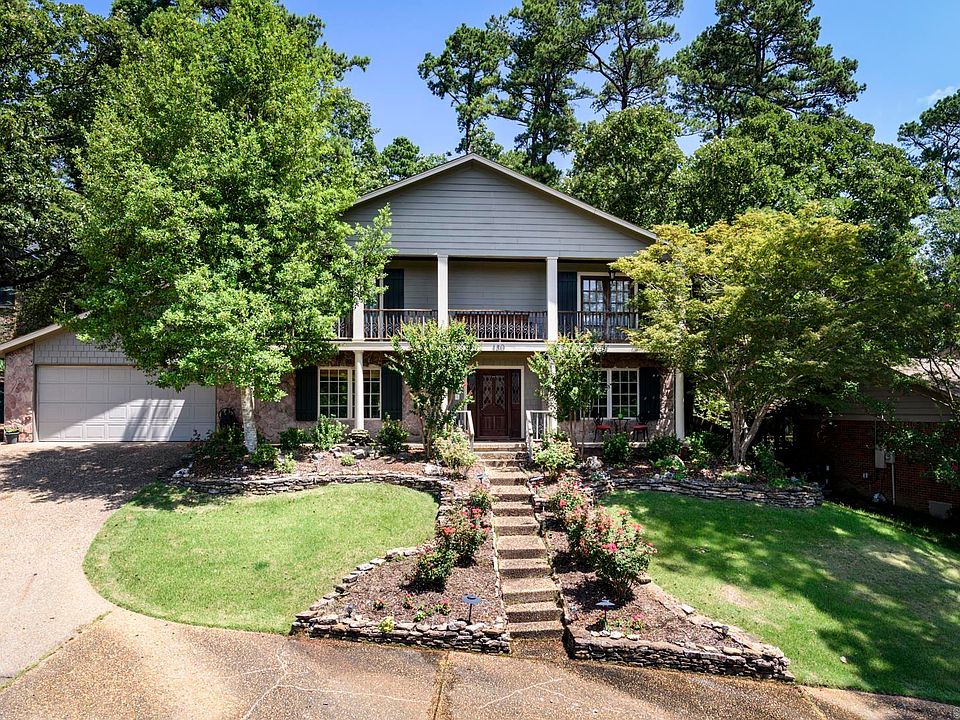 1st image of 130 Pebble Beach Dr