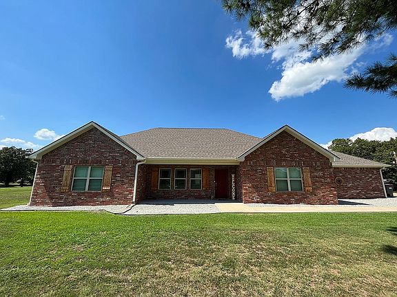 4th image of 1606 Pine Dr