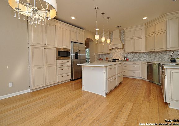 5th image of 518 Sedberry Ct