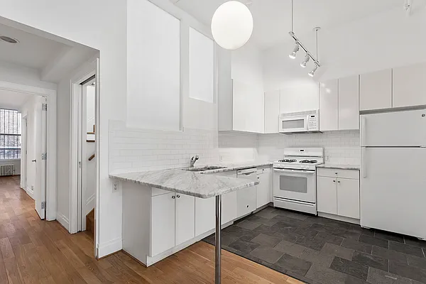 Rented by Halstead Real Estate | media 10