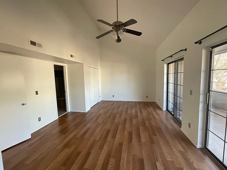 11140 Stratford Dr #12 — Photo 12