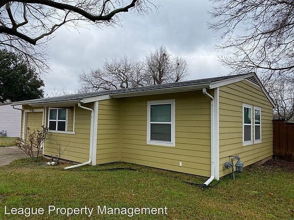 3rd image of 1701 Skylark Dr