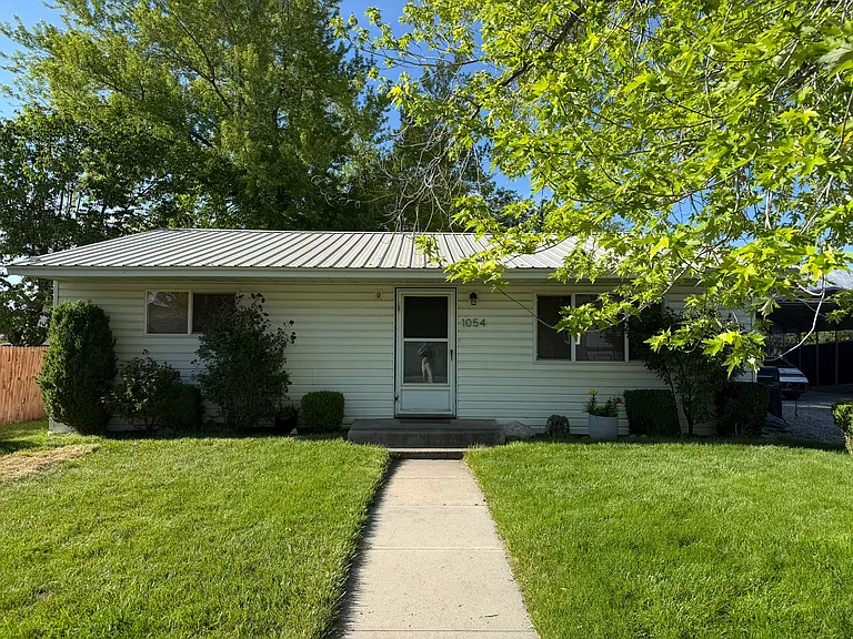 1054 N 500 W — Photo 1