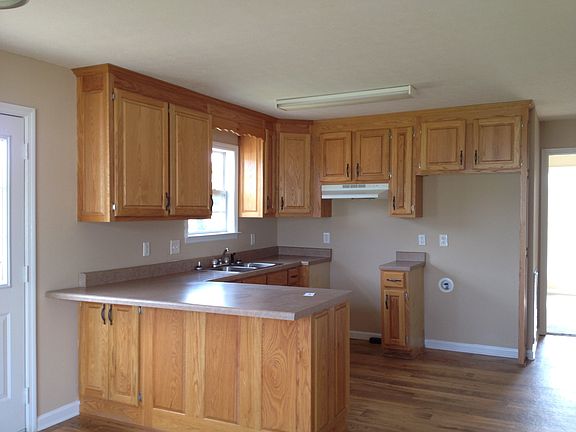4th image of 7 Buckingham Dr