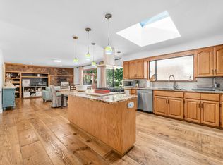 12643 Garibaldi St, Maple Ridge, BC V2W 1N5