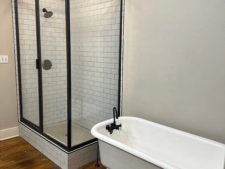322 Pio Nono Ave — Photo 24