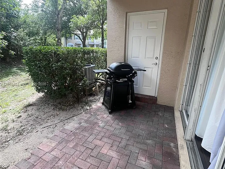 681 NW 42nd Ave #- — Photo 34