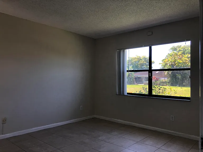 10714 Royal Palm Blvd #4-2 — Photo 11