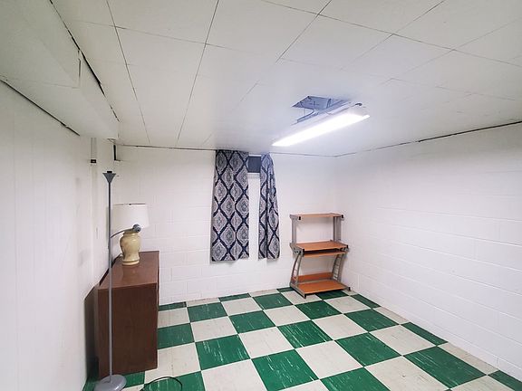 4th image of 1408 Iowa St #1