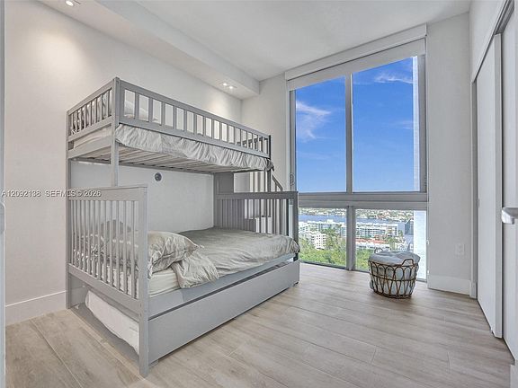 4th image of 16385 Biscayne Blvd Unit 2107