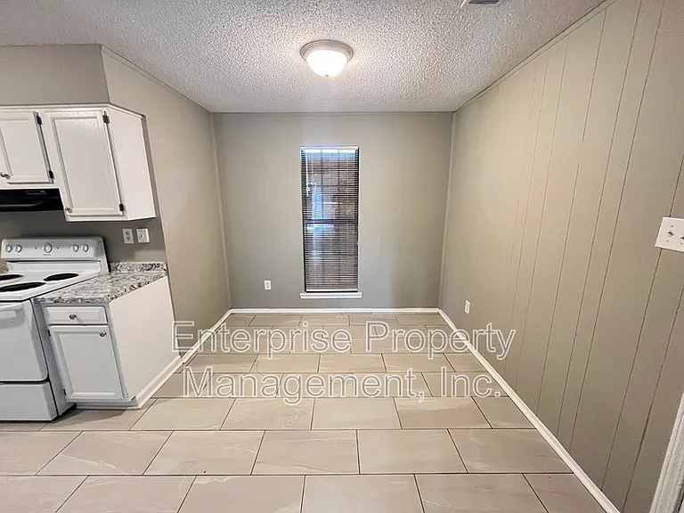 3898 Votive Dr — Photo 5