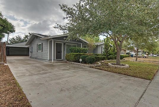 3rd image of 4406 Sherwood Dr