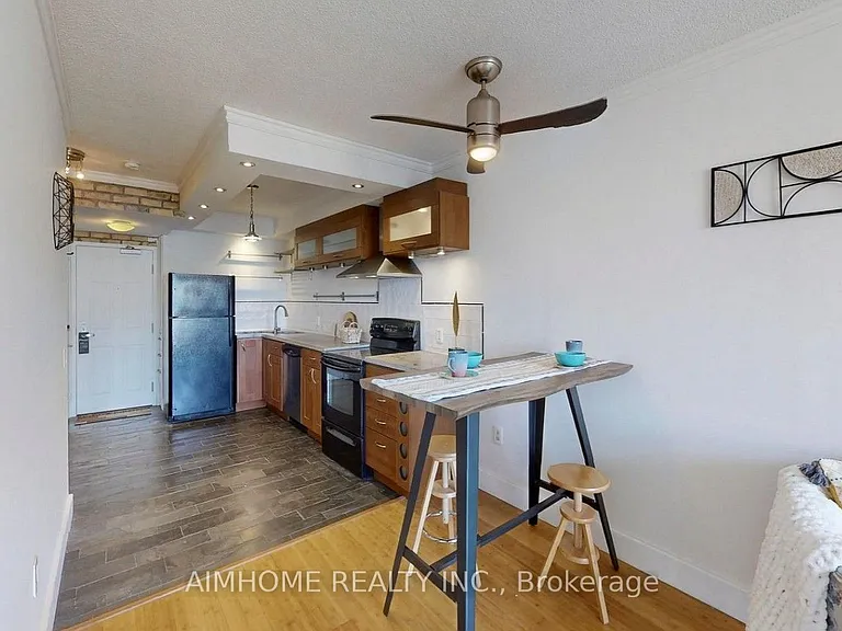 284 Bloor St W #806 — Photo 4