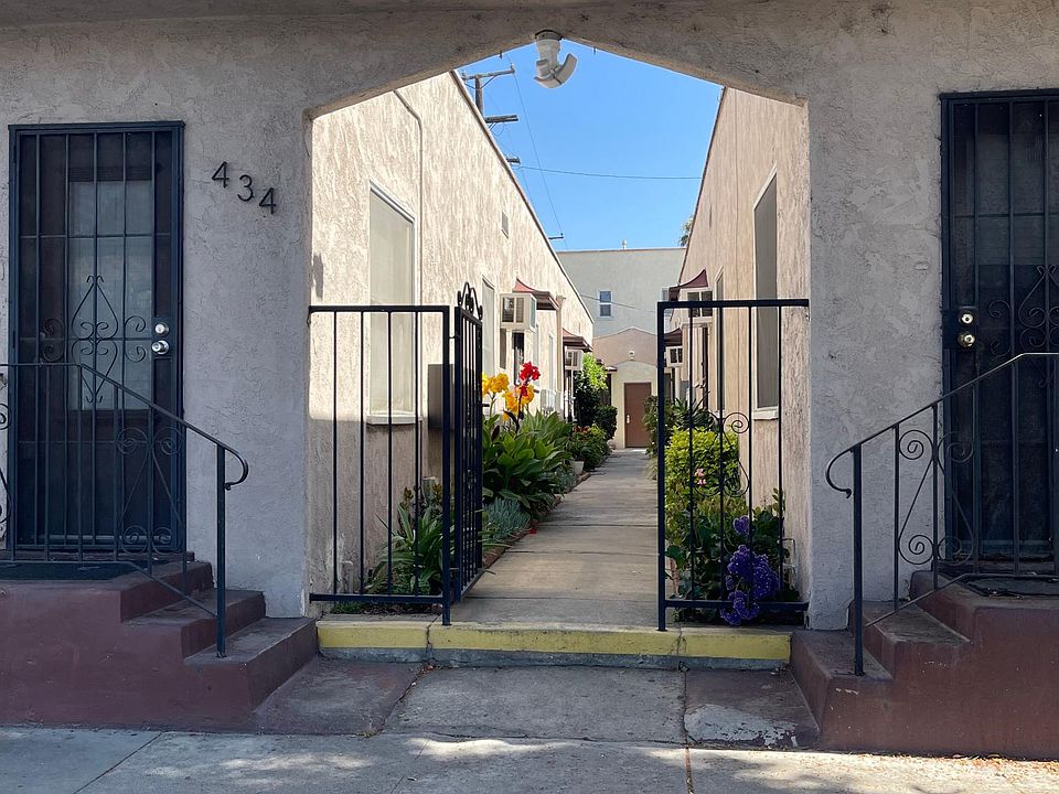 434 w 9th street front photo