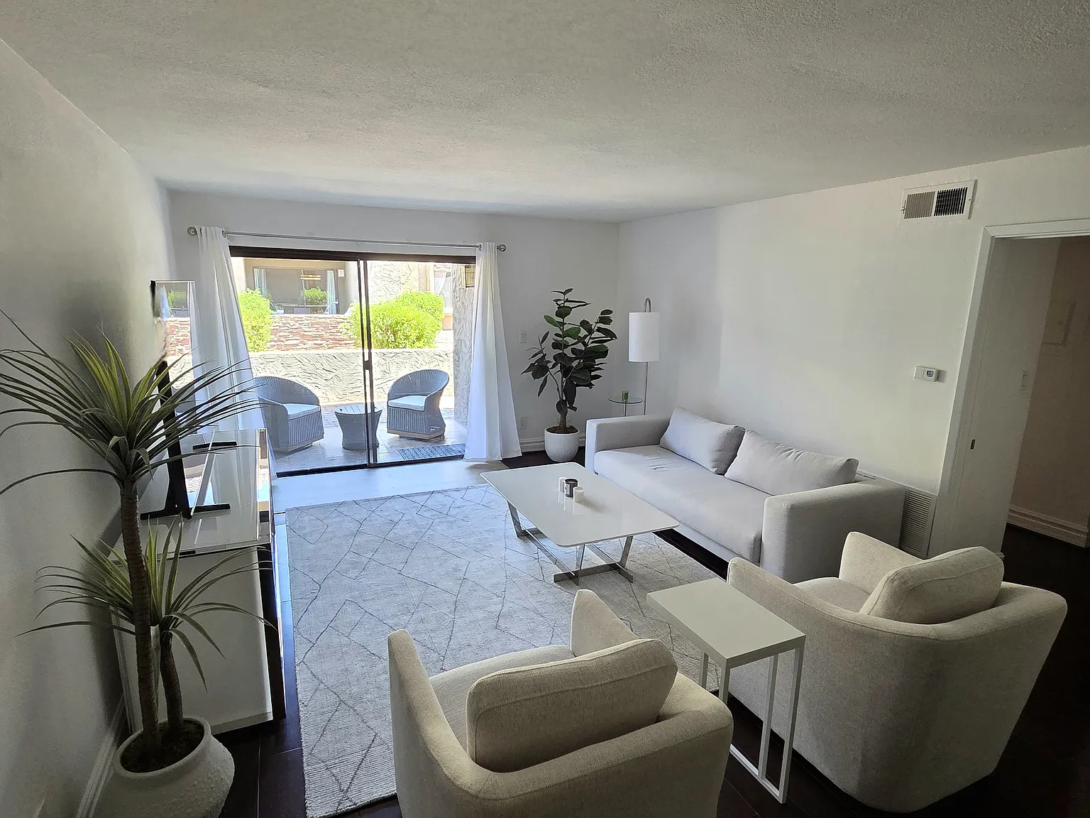 3825 E Camelback Rd — Photo 2