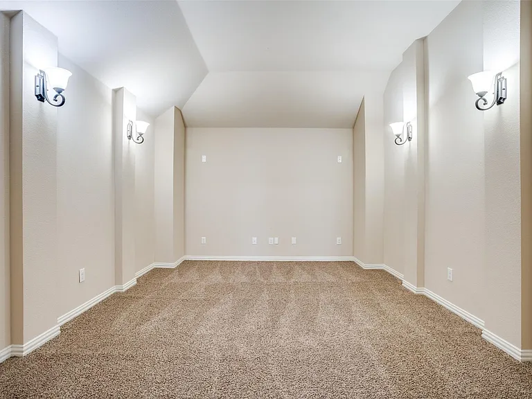3303 Robin Trl — Photo 19