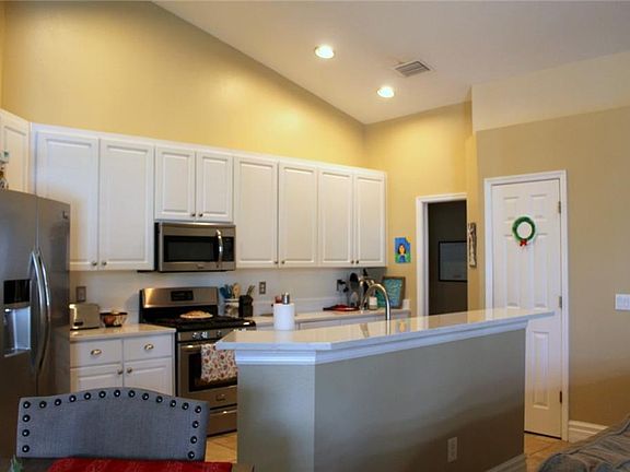 4th image of 1410 W River Ct