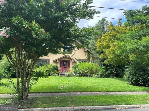 200 Thomas Ave, Riverton, NJ 08077