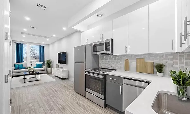 Rented by Reavis | media 1